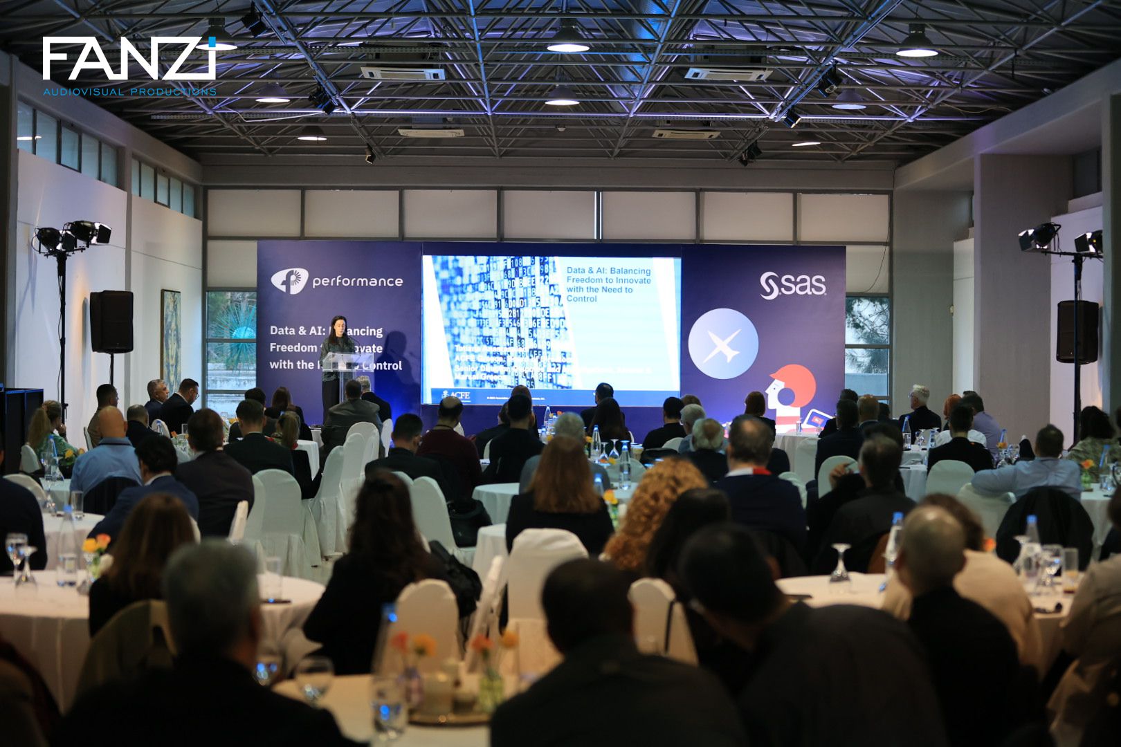 Read more about the article Εταιρικές Εκδηλώσεις και Παρουσιάσεις | Εξοπλισμός συνεδρίων