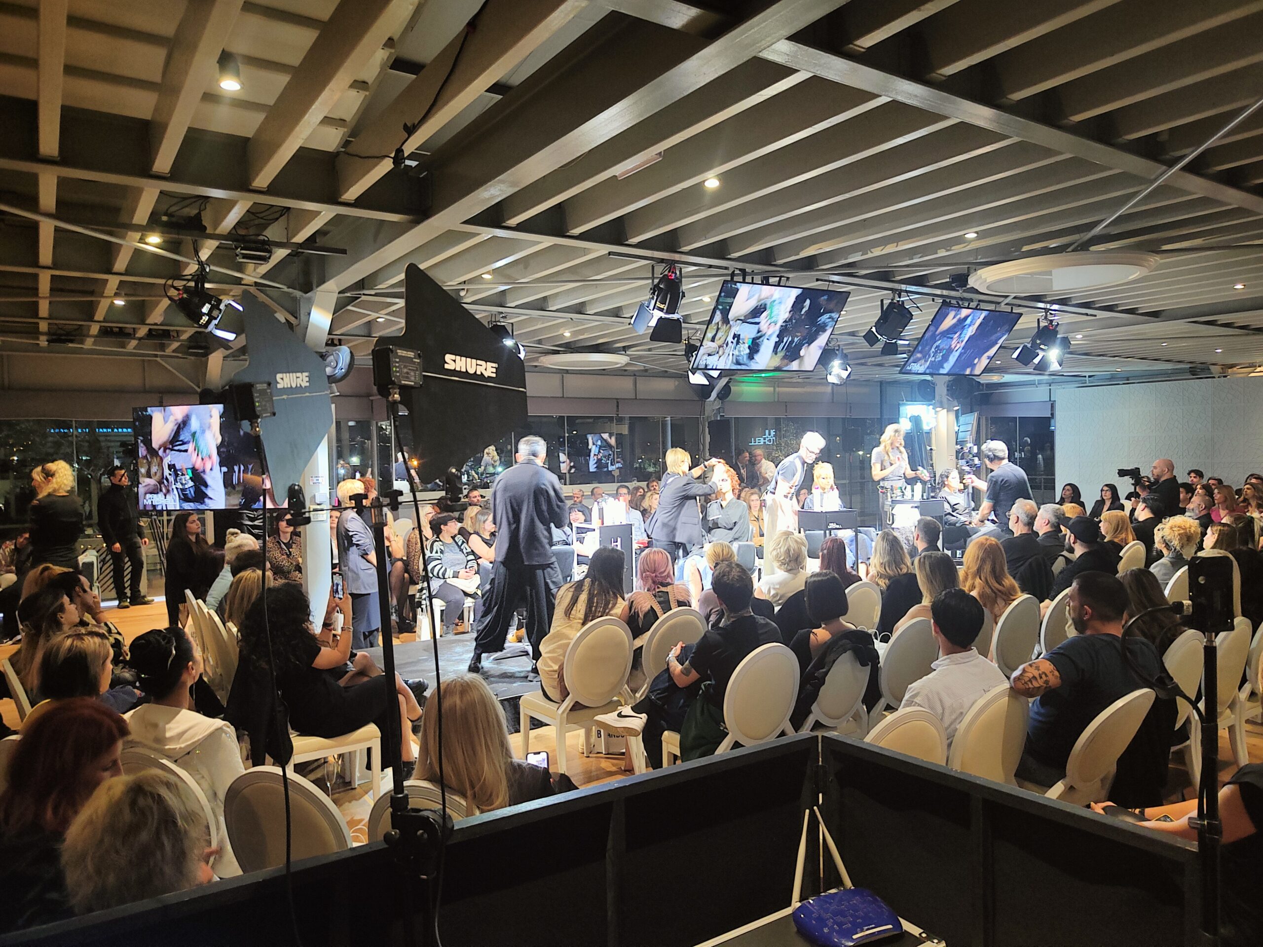 You are currently viewing Τεχνική Υποστήριξη και Ενοικίαση Εξοπλισμού για Εκδηλώσεις που Ξεχωρίζουν